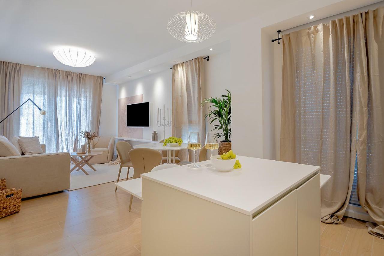The Pleasurist - Apartment With Private Heated Pool And Terrace Split Exterior foto
